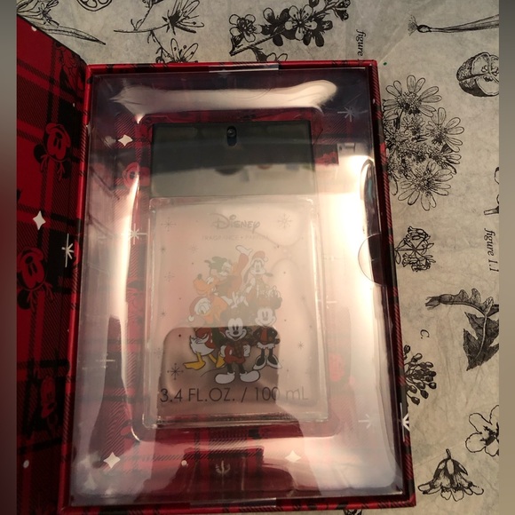 Disney Torrid Mickey and Friends Holiday - Picture 3 of 5